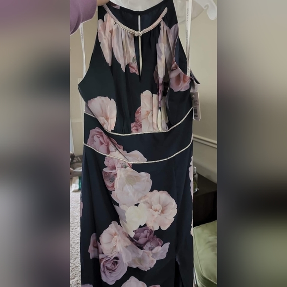 Floral dress, new with tags - Picture 1 of 2